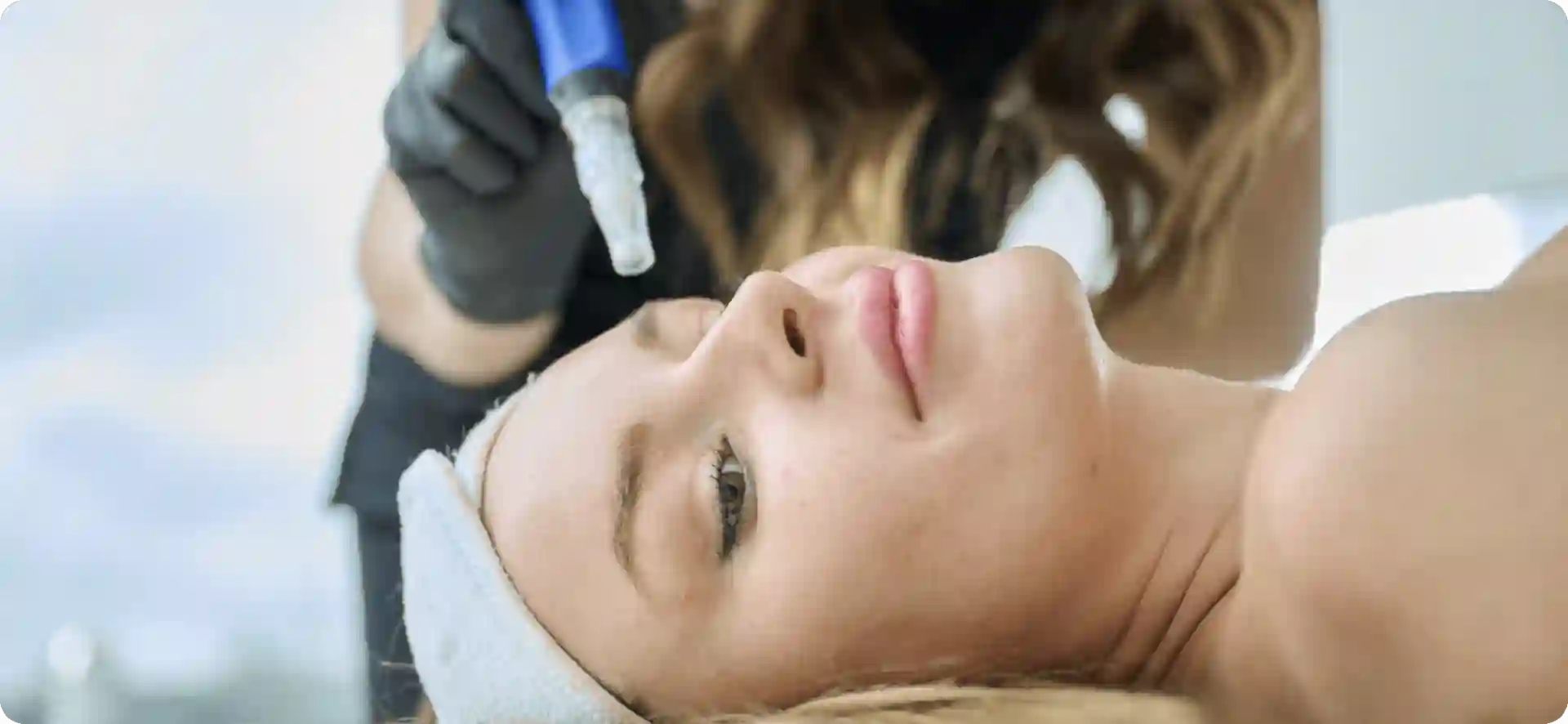 How Do Microneedles Trigger New Collagen and Elastin in Loose Skin Bedfordshire?